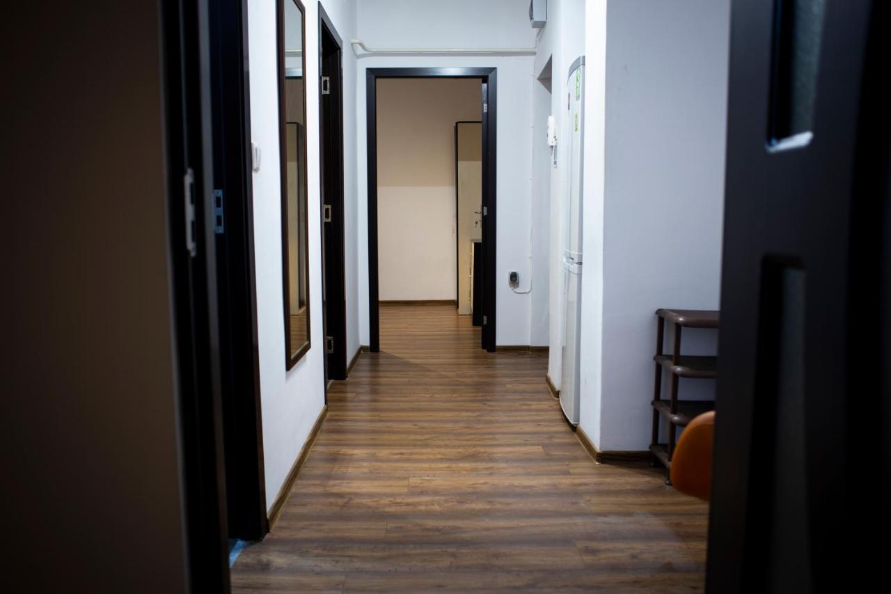 Escape To Comfort: Central Home Tudor Vladimirescu 雅西 外观 照片